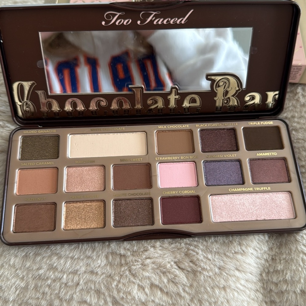 NEW Too Faced Chocolate Bar Eyeshadow Palette - Picture 2 of 5